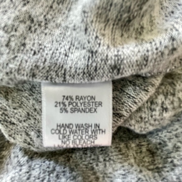 Gibson Top - Picture 9 of 10